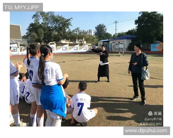 成都足球队的拼搏之路与梦想追逐的精彩历程回顾