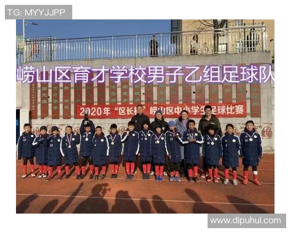 重庆足球队荣登足球灵活性排行榜第十名展现实力与潜力 重庆足球队荣登足球灵活性排行榜第十名展现实力与潜力