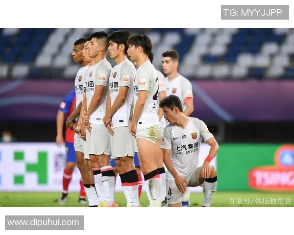 南京足球队强势领跑足球状态排行榜展现卓越实力与团队凝聚力